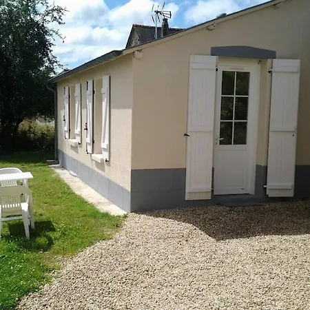 Petite Maisonnette Atypique Et Son Jardinet * Corps-Nuds